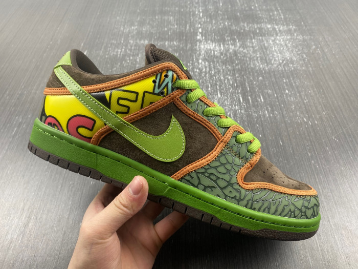 Nike SB Dunk Low