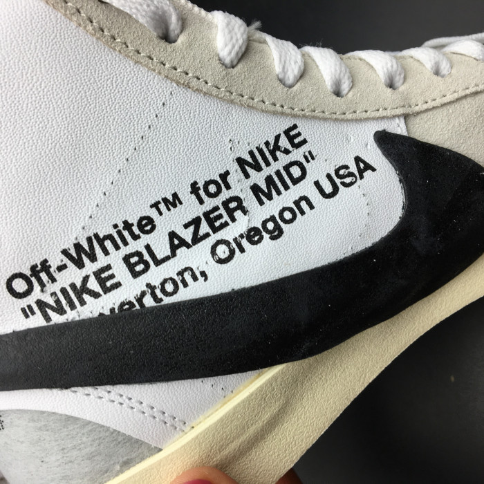 OW X BLAZER MID