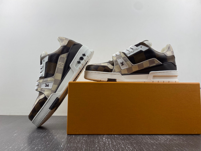 LUSV SNEAKERS