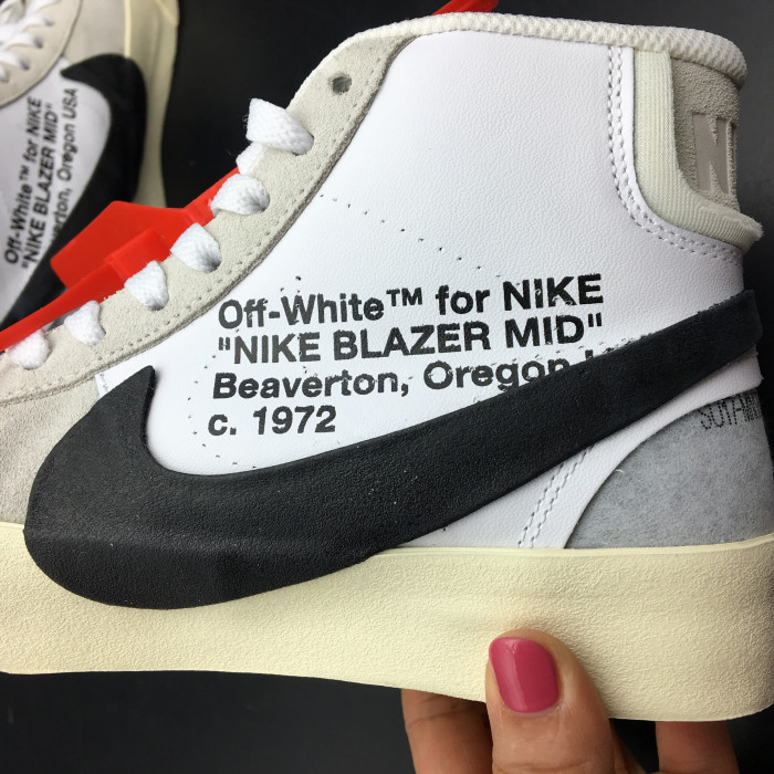 OW X BLAZER MID