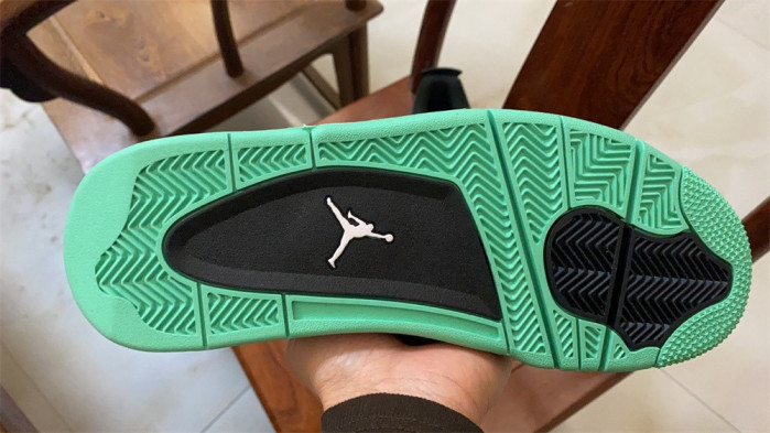 Air Jordan 4 Retro