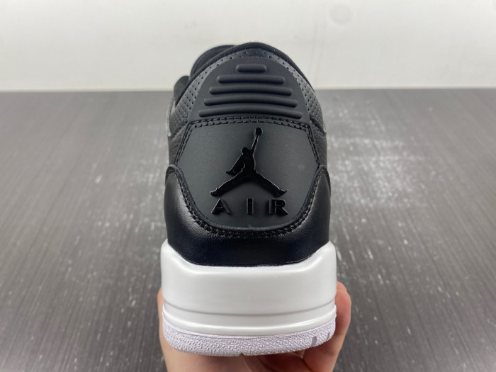 Air Jordan 3 Retro