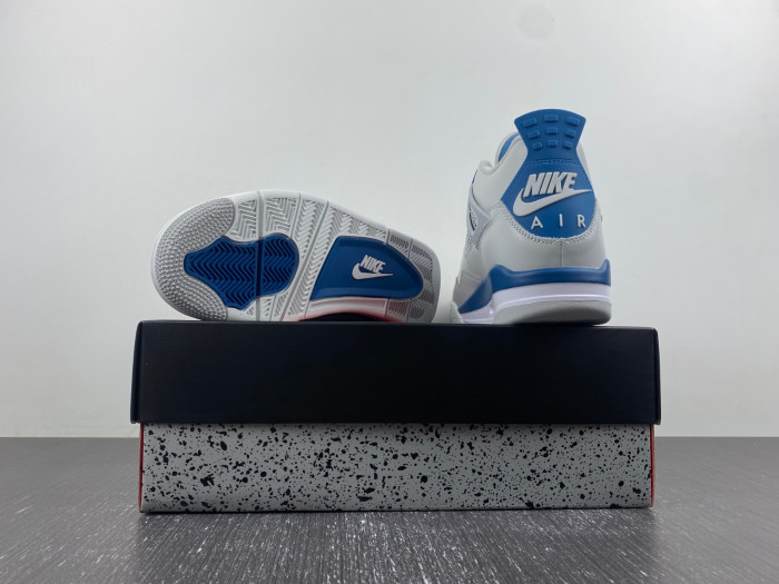 Air Jordan 4 Retro