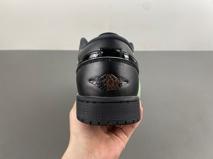 Air Jordan 1 Low SE