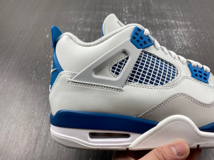 Air Jordan 4 Retro