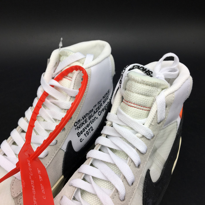 OW X BLAZER MID
