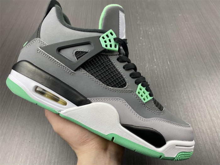 Air Jordan 4 Retro