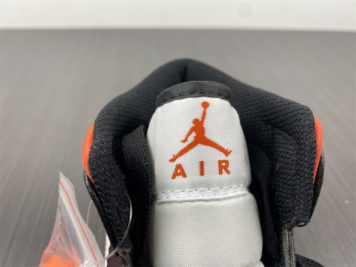 Air Jordan 1 Mid