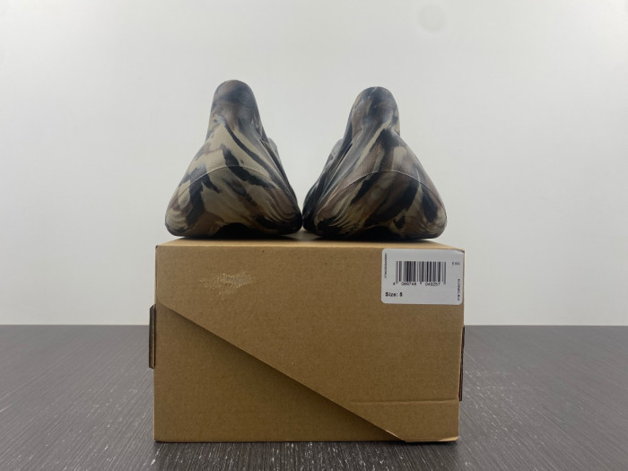 Adidas Yeezy Foam RNNR “Mx Cardon" lD4126