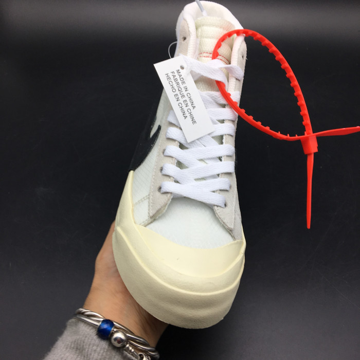 OW X BLAZER MID