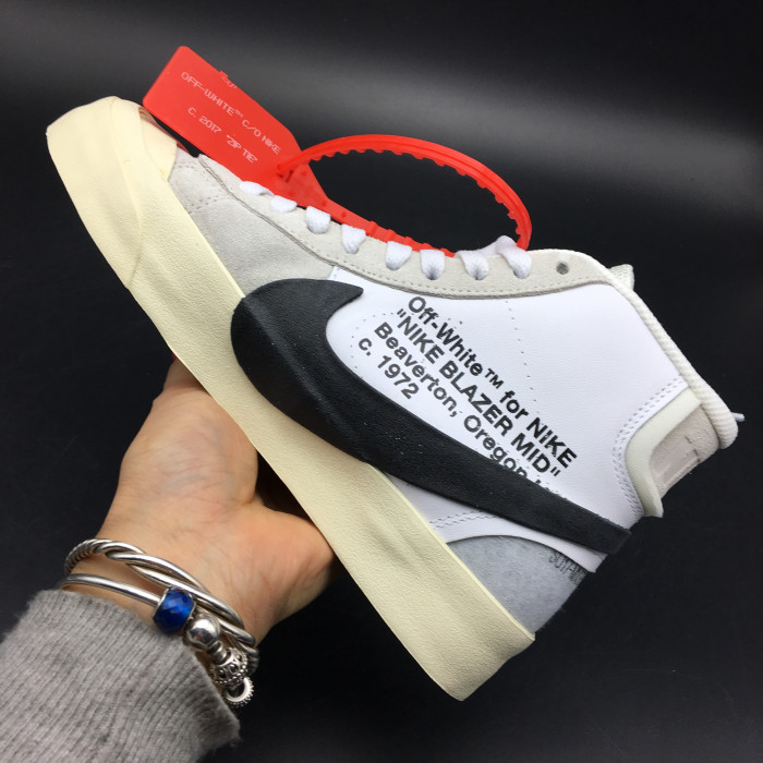 OW X BLAZER MID