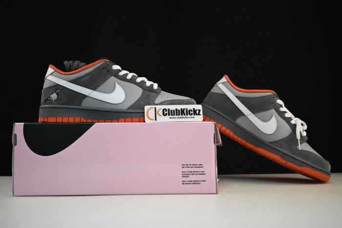 Nike Jeff Staple x Dunk Low Pro SB