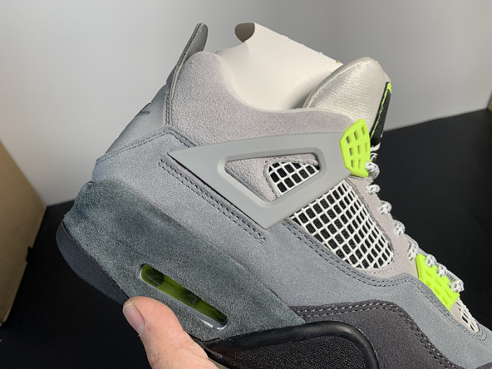 Air Jordan 4 Retro SE