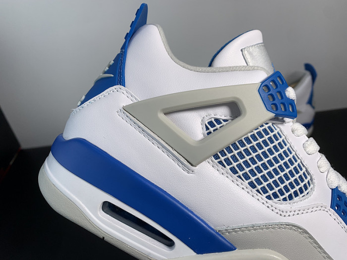 Air Jordan 4 Retro