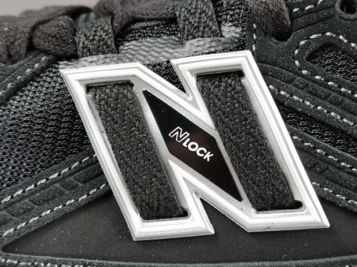 New Balance 1906R