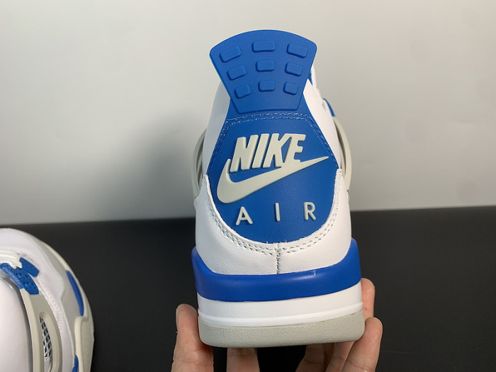 Air Jordan 4 Retro