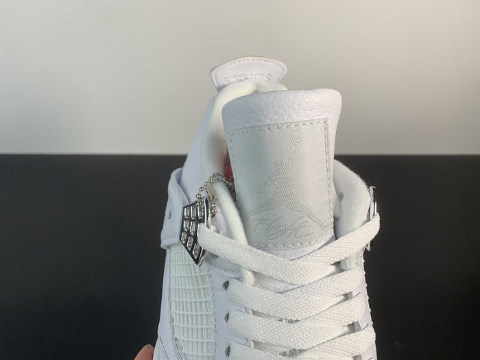 Air Jordan 4 Retro