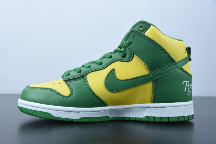 Supreme x Nike SB Dunk High DN3741-700