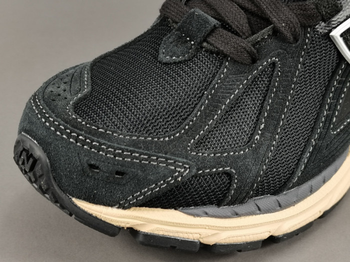 New Balance 1906R