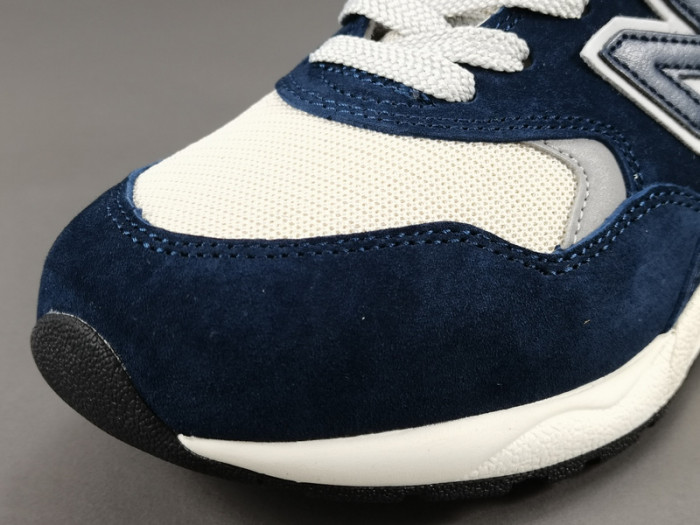 New Balance 580