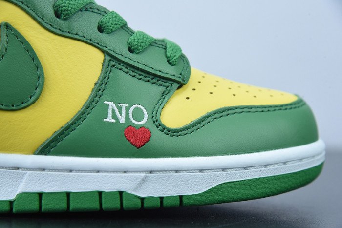 Supreme x Nike SB Dunk High DN3741-700