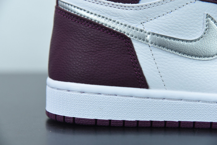 Air Jordan 1 High OG “Bordeaux” 555088-611