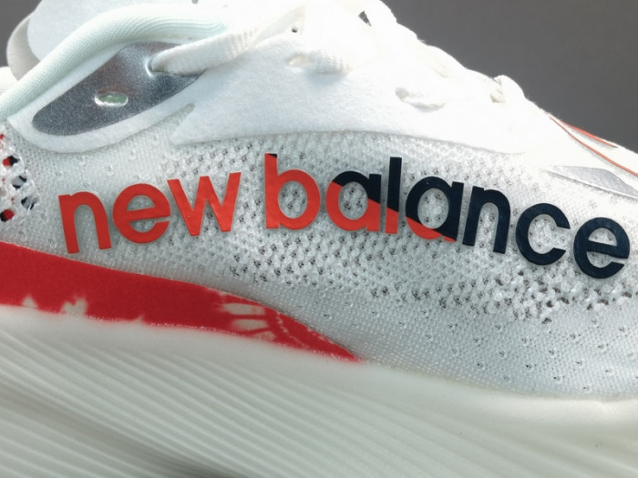 New Balance FuelCell RC Elite v2