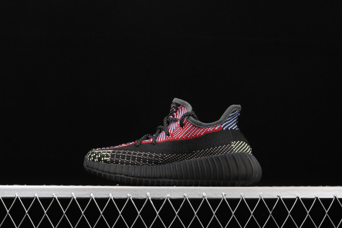KIDS YEEZY SHOES