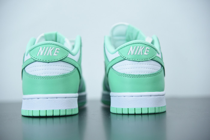 Nike Dunk Low "Green Glow"DD1503-105