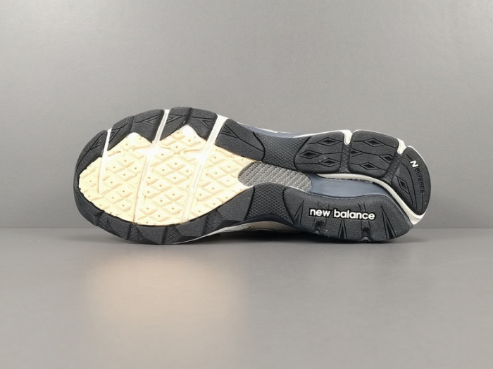 New Balance 990 V3 "Teddy Made"U990AD3