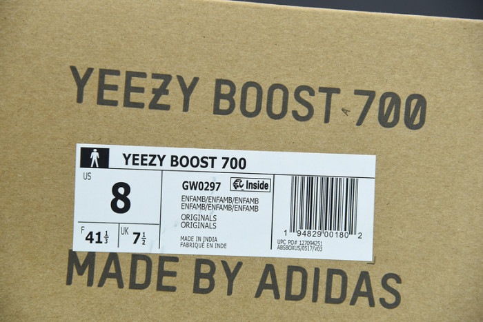 Adidas Yeezy Boost 700