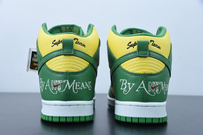 Supreme x Nike SB Dunk High DN3741-700
