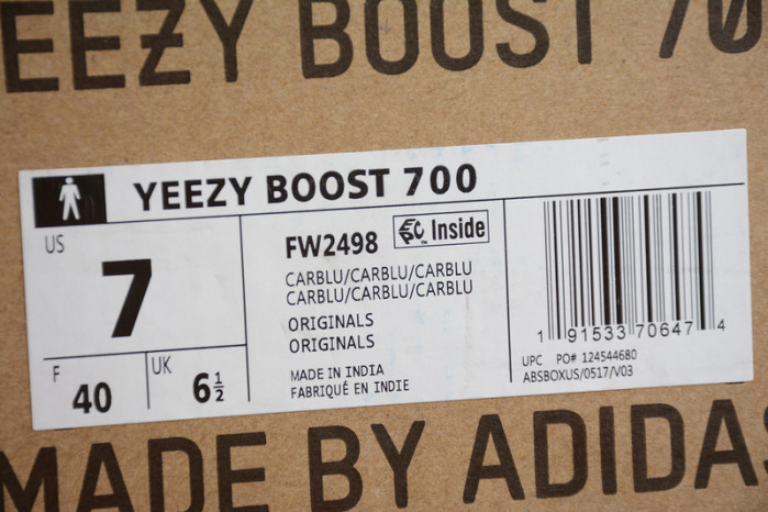 Adidas Yeezy Boost 700