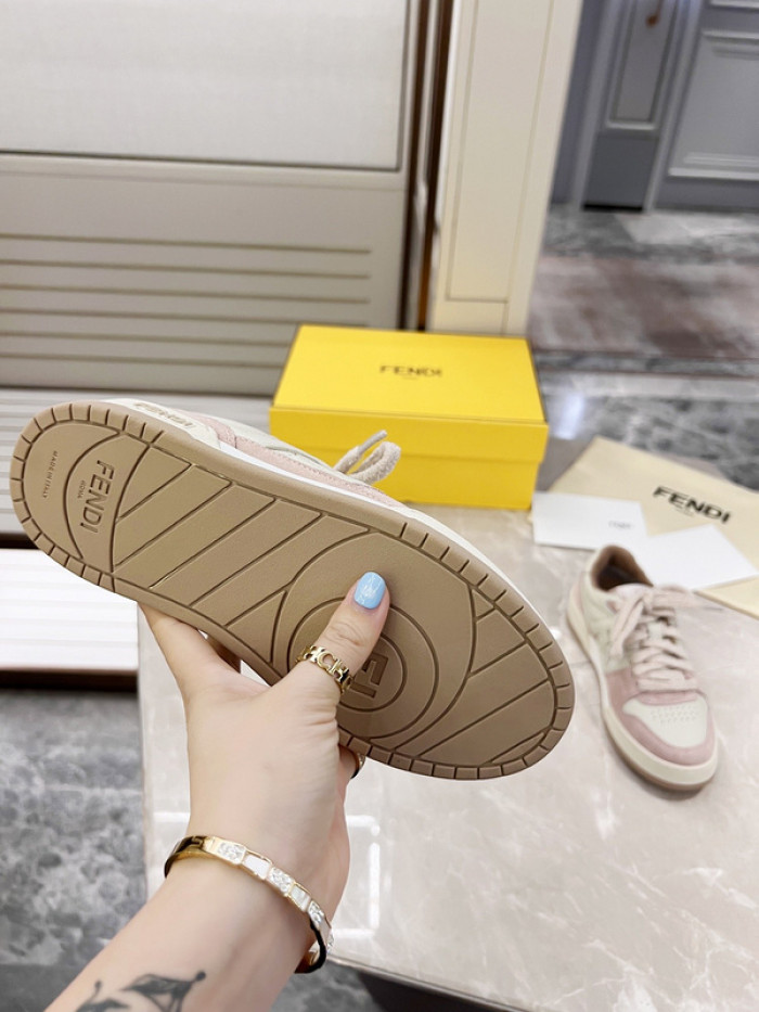 FENDI SNEAKERS