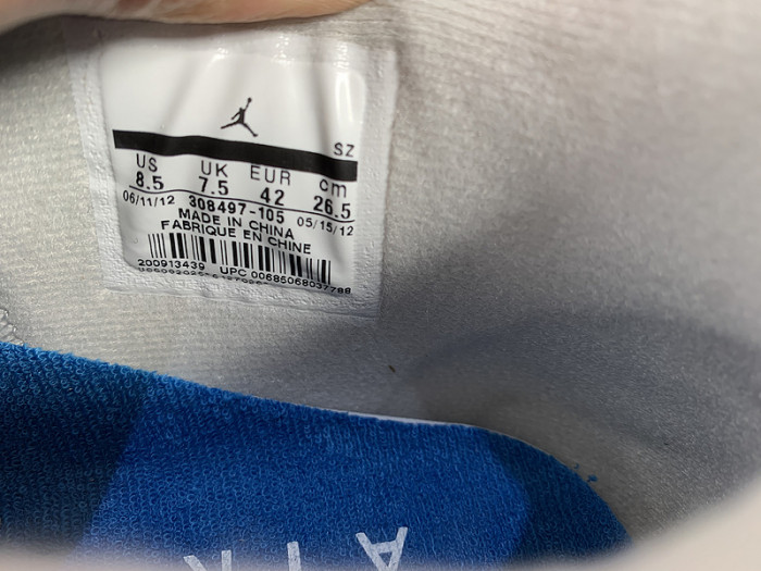 Air Jordan 4 Retro