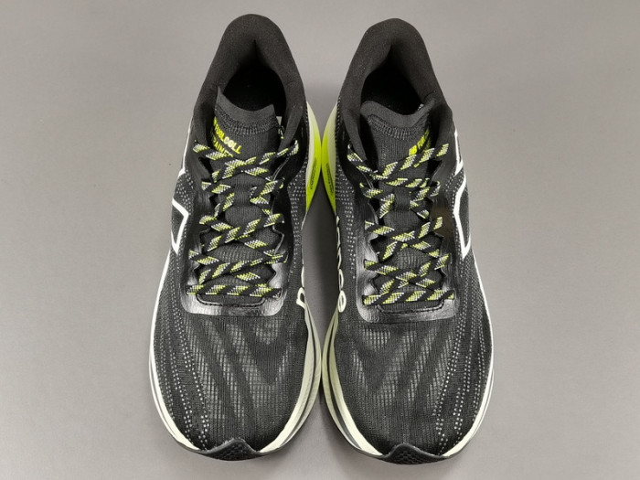 New Balance FuelCell SuperComp Trainer v2 Black MRCXBK3