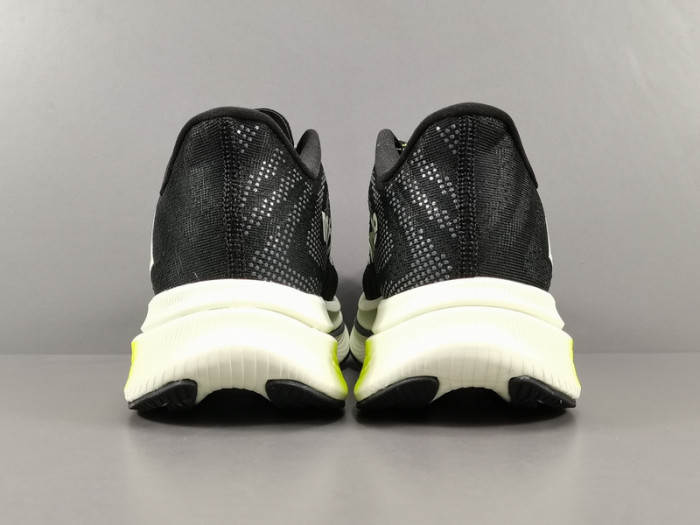 New Balance FuelCell SuperComp Trainer v2 Black MRCXBK3