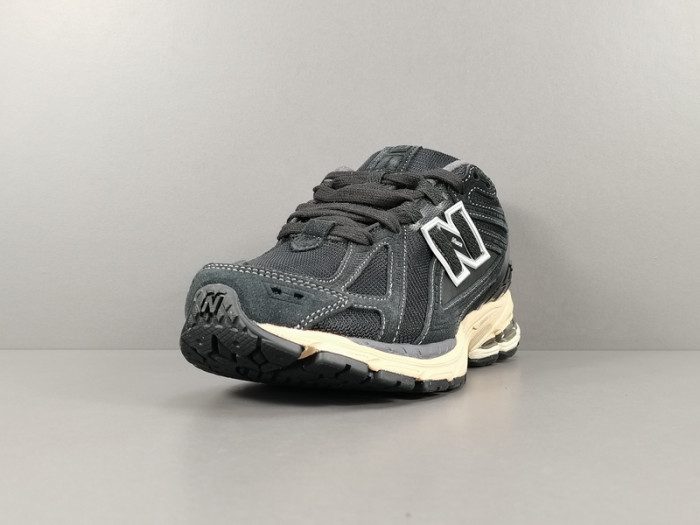 New Balance 1906R