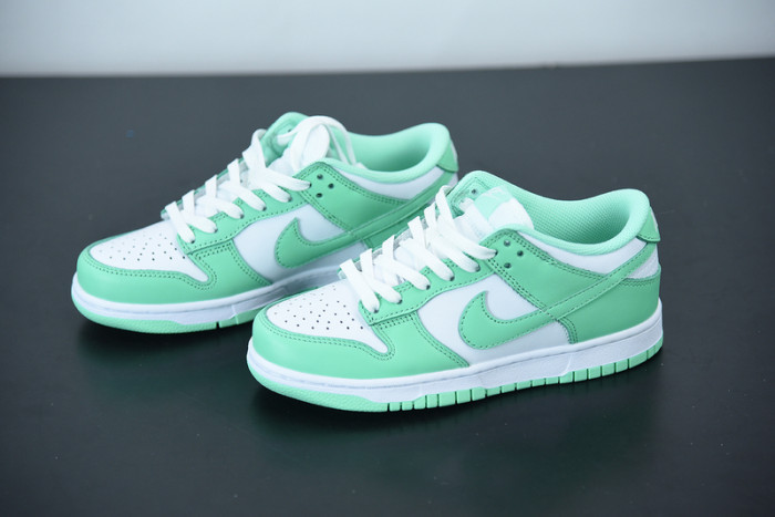 Nike Dunk Low "Green Glow"DD1503-105