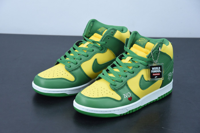 Supreme x Nike SB Dunk High DN3741-700