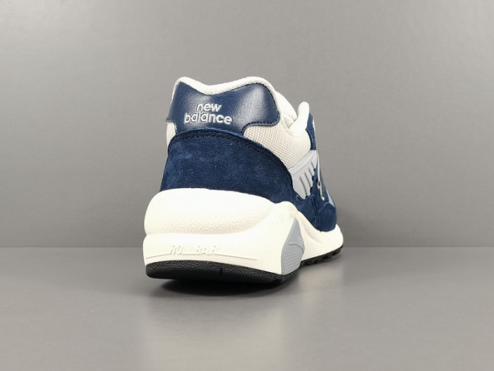 New Balance 580