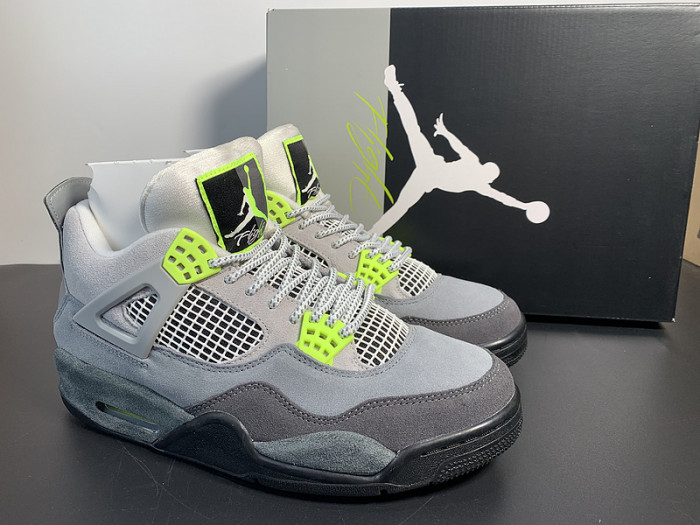 Air Jordan 4 Retro SE