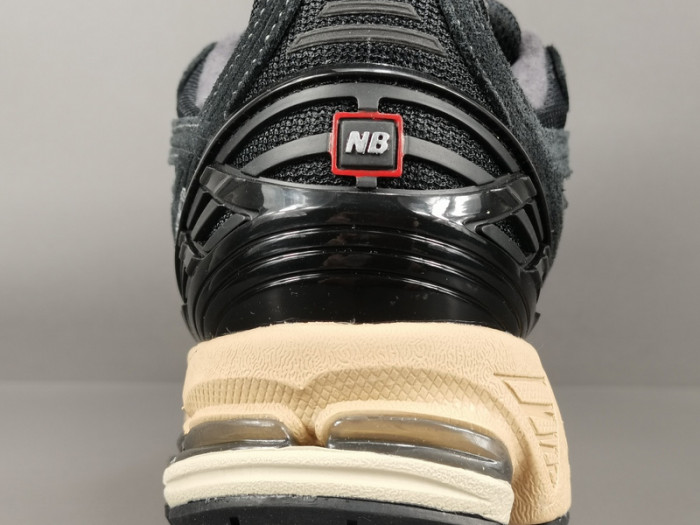 New Balance 1906R