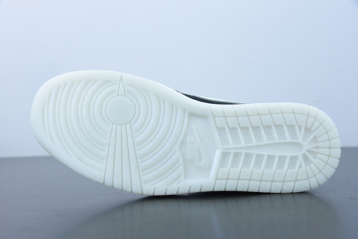 Air Jordan 1 Low SE