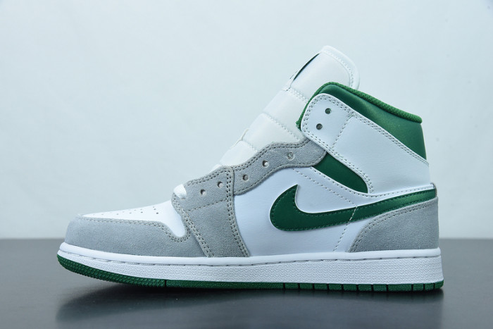 Air Jordan 1 Mid SE