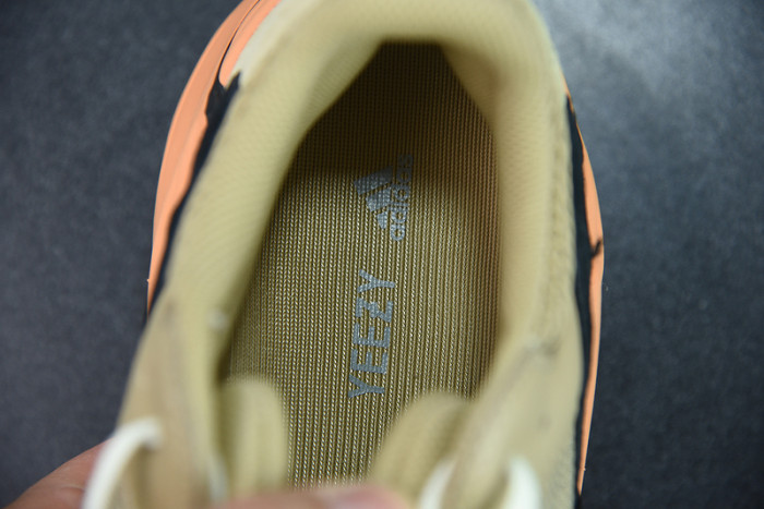 Adidas Yeezy Boost 700