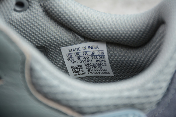 adidas Yeezy Boost 700