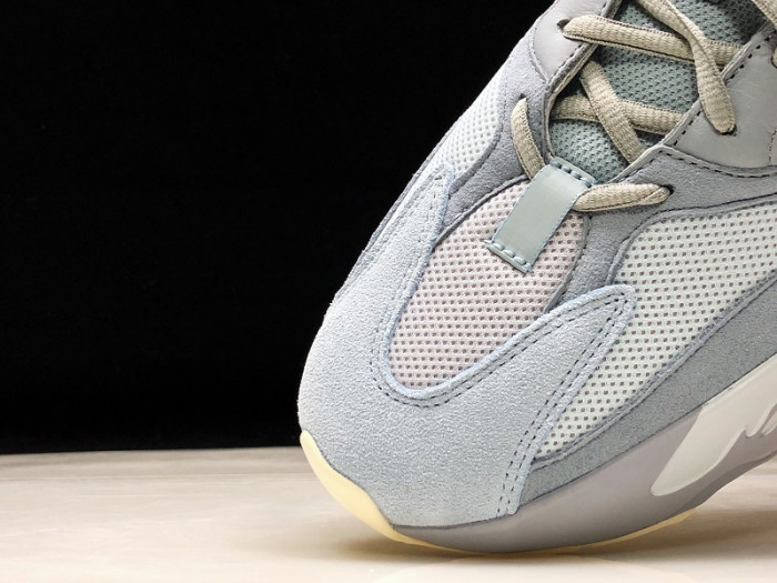 adidas Yeezy Boost 700