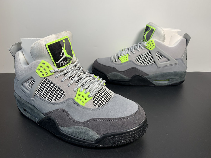 Air Jordan 4 Retro SE