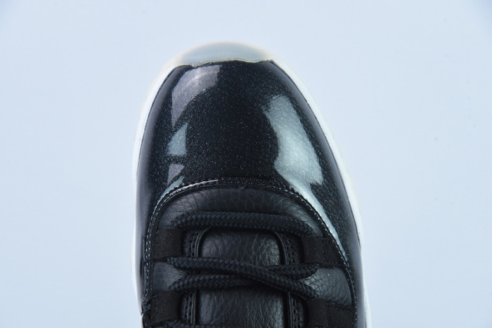 AIR JORDAN 11 RETRO